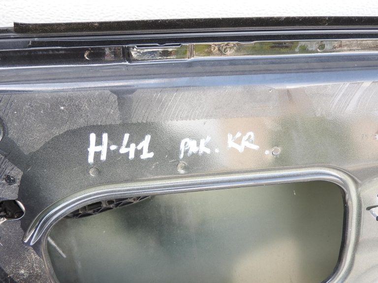 Opel Astra H hečbeks aizmugurējās kreisās durvis Z20R melna 13162876