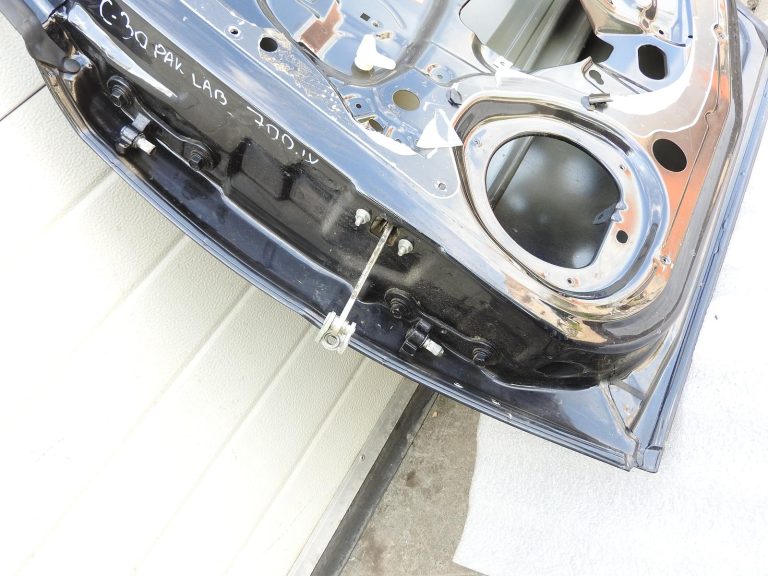 Opel Signum aizmugurējās labās durvis melnas 93173924 2002-2008 20R 2HU Z20R