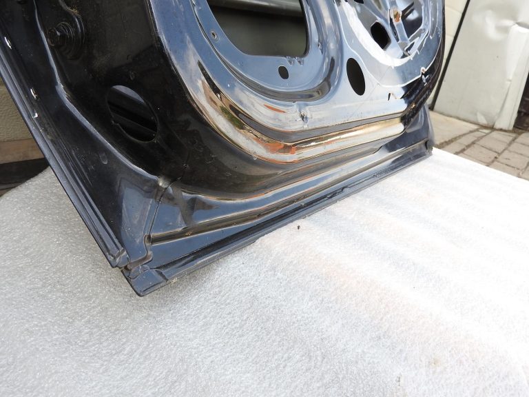 Opel Signum aizmugurējās labās durvis melnas 93173924 2002-2008 20R 2HU Z20R