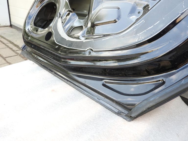 Opel Signum aizmugurējās labās durvis melnas 93173924 2002-2008 20R 2HU Z20R