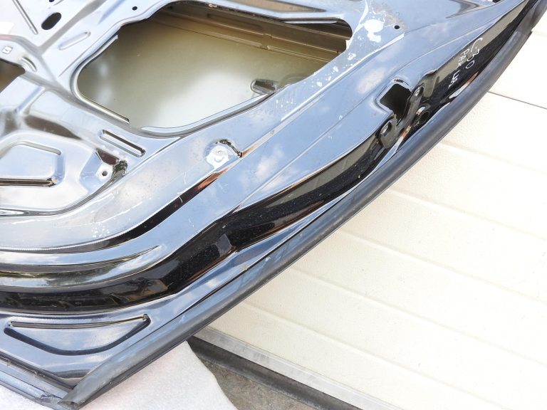Opel Signum aizmugurējās labās durvis melnas 93173924 2002-2008 20R 2HU Z20R