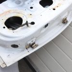 Opel Astra H hečbeks aizmugurējās kreisās durvis balta 13162876 04-10