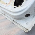 Opel Astra H hečbeks aizmugurējās kreisās durvis balta 13162876 04-10