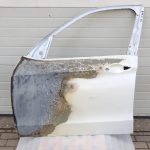 BMW X5 F15 priekšējās kreisās durvis A96 Mineralweiss balta 41517386737