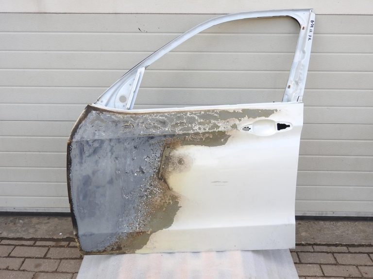 BMW X5 F15 priekšējās kreisās durvis A96 Mineralweiss balta 41517386737