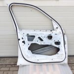 BMW X5 F15 priekšējās kreisās durvis A96 Mineralweiss balta 41517386737