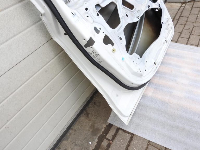 BMW X5 F15 priekšējās kreisās durvis A96 Mineralweiss balta 41517386737