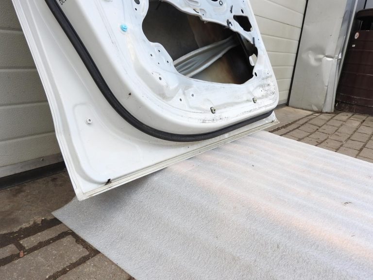 BMW X5 F15 priekšējās kreisās durvis A96 Mineralweiss balta 41517386737