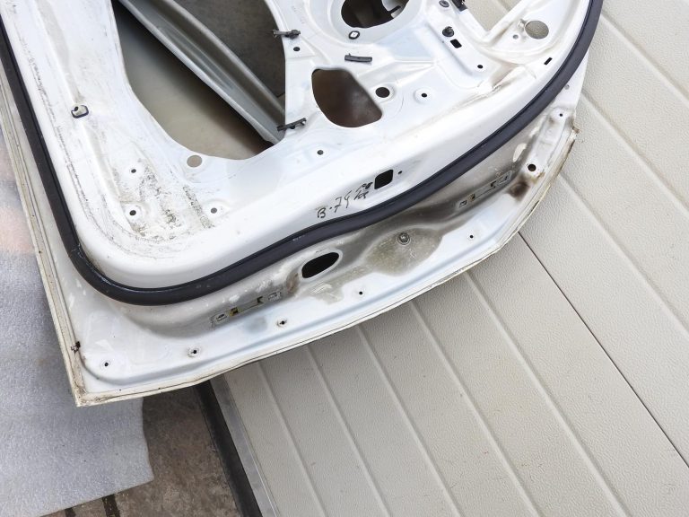 BMW X5 F15 priekšējās kreisās durvis A96 Mineralweiss balta 41517386737