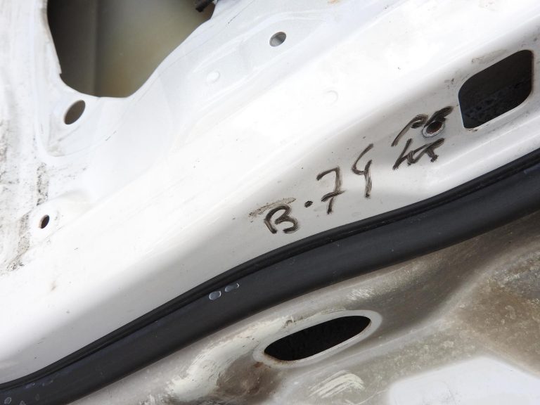 BMW X5 F15 priekšējās kreisās durvis A96 Mineralweiss balta 41517386737