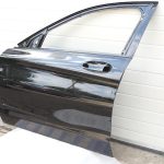 Mercedes C-Class W205 sedans priekšējās kreisās durvis 197 melna