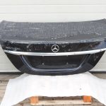 Mercedes C-Class W205 sedans bagāžnieka vāks 197 melns A2057502400