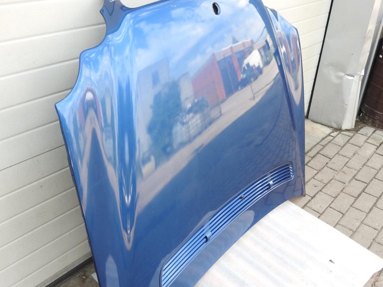 Mercedes C-Class W203 dzinēja pārsegs kapots 345 zils A2038800157