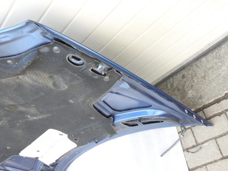 Mercedes C-Class W203 dzinēja pārsegs kapots 345 zils A2038800157