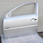 Opel Vectra C Signum priekšējās kreisās durvis sudraba 93171439 93186031 93175809 13216020