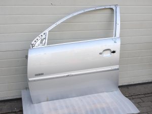 Opel Vectra C Signum priekšējās kreisās durvis sudraba 93171439 93186031 93175809 13216020