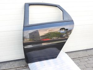Opel Vectra C hečbeks aizmugurējās kreisās durvis melna 93171451 93175839 13140147 9228871