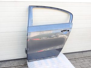 VW Passat B7 sedans aizmugurējās kreisās durvis K7X 3AE833055 10-14