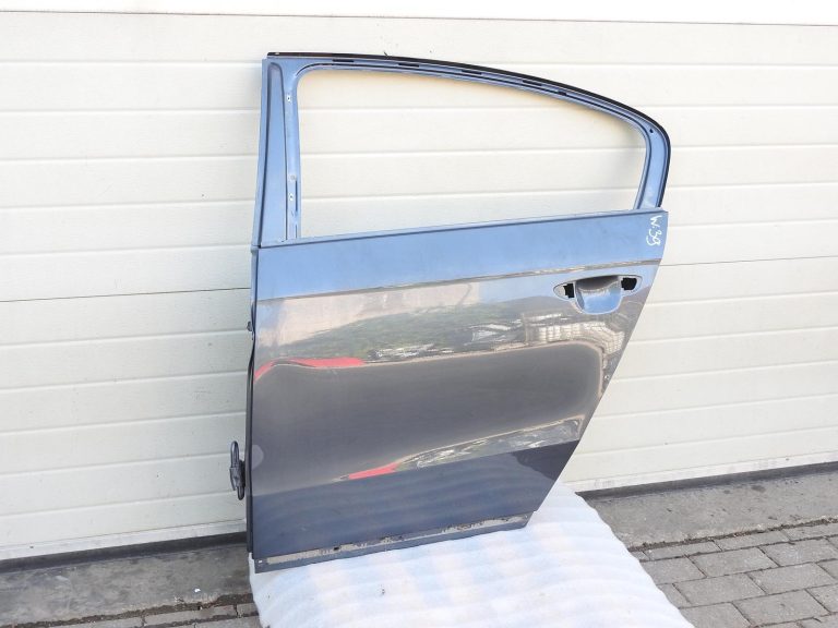 VW Passat B7 sedans aizmugurējās kreisās durvis K7X 3AE833055 10-14