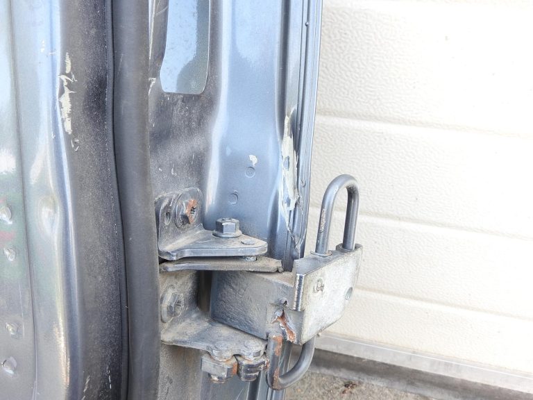 VW Passat B7 sedans aizmugurējās kreisās durvis K7X 3AE833055 10-14