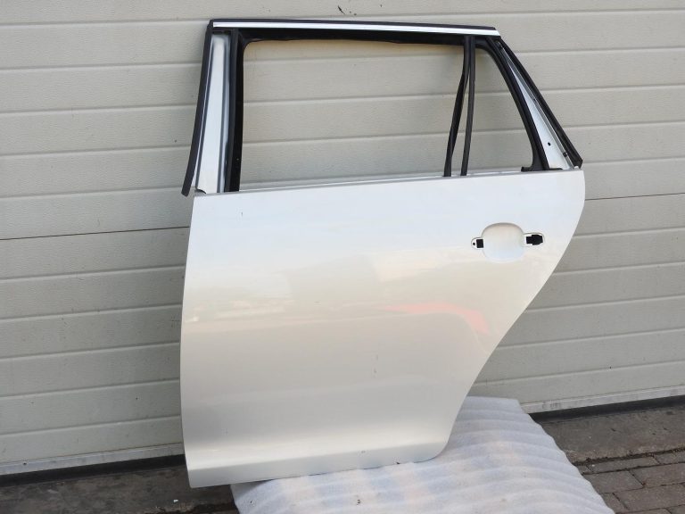 VW Golf 6 universālis aizmugurējās kreisās durvis R7L 1K9833055 1K9833055B 09-13