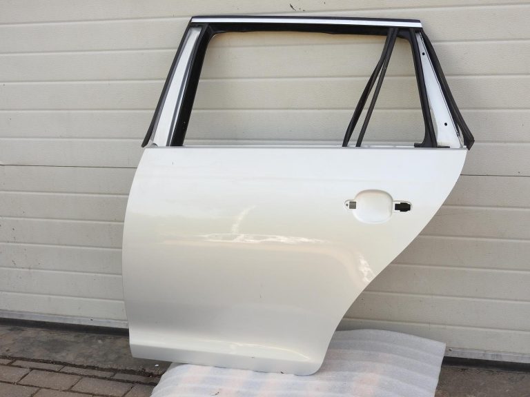 VW Golf 6 universālis aizmugurējās kreisās durvis R7L 1K9833055 1K9833055B 09-13