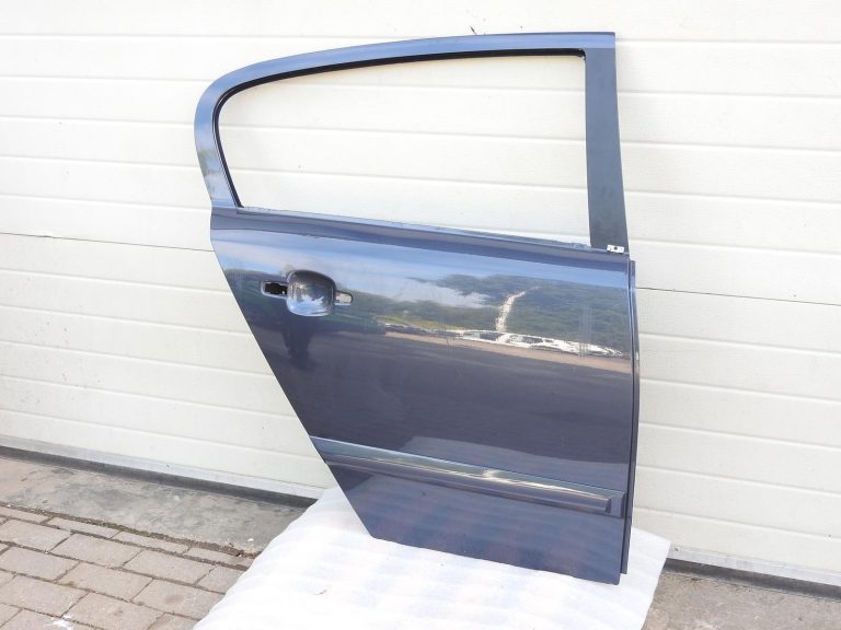 Opel Astra H hečbeks aizmugurējās labās durvis 4XU 168 13162877 94710107 04-10