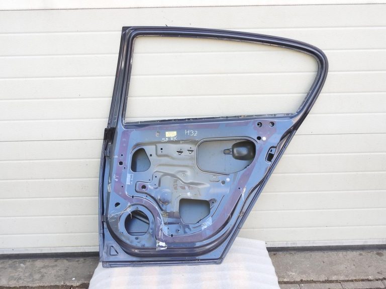 Opel Astra H hečbeks aizmugurējās labās durvis 4XU 168 13162877 94710107 04-10
