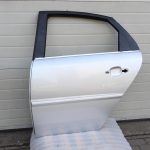 Opel Vectra C hečbeks aizmugurējās kreisās durvis 157 93175839 13140147 02-08