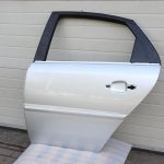 Opel Vectra C hečbeks aizmugurējās kreisās durvis 157 93175839 13140147 02-08