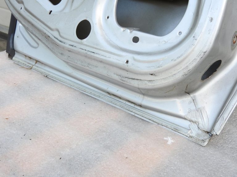 Opel Vectra C hečbeks aizmugurējās kreisās durvis 157 93175839 13140147 02-08