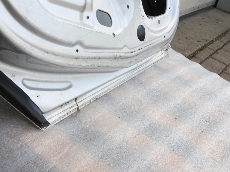 Opel Vectra C hečbeks aizmugurējās kreisās durvis 157 93175839 13140147 02-08