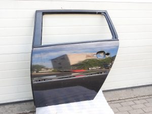 Opel Vectra C universālis aizmugurējās kreisās durvis melnas 93177999