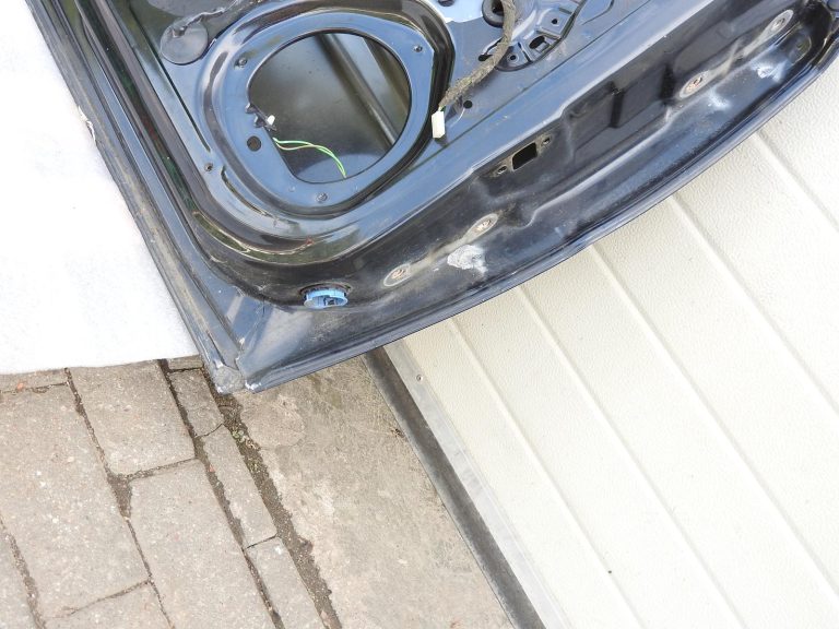 Opel Vectra C universālis aizmugurējās kreisās durvis melnas 93177999