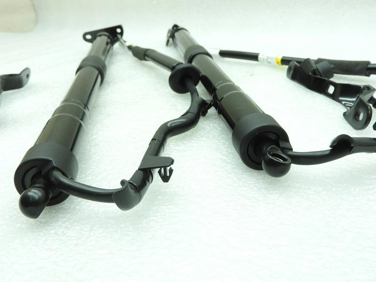 2x elektriskais bagāžnieka vāka piedziņas mehānisms Toyota RAV4 IV XA40 2013–2019 (kreisais, labais)
