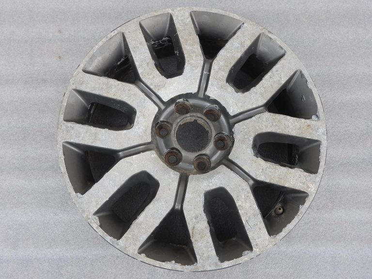 1x oriģināls Nissan Navara D40 Pathfinder R51 alumīnija disks R18 7J ET30 403005X60A