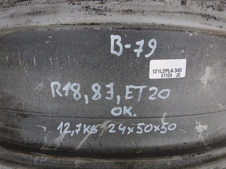 1x oriģināls BMW E60 E61 Styling 135 alumīnija disks 8Jx18 ET20 8036570