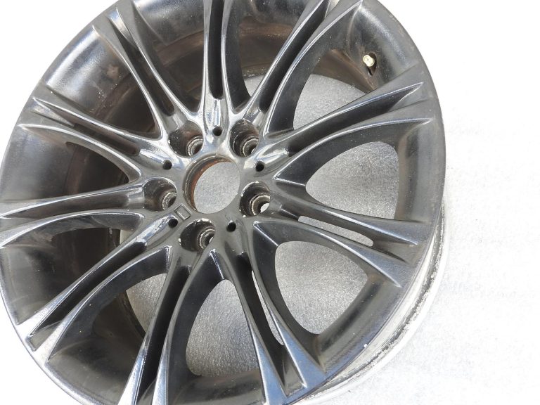 1x oriģināls BMW E60 E61 Styling 135 alumīnija disks 8Jx18 ET20 8036570