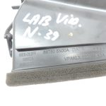 Nissan Navara II D40 centrālā konsole, gaisa padeves sprausla labajā pusē pa vidu 687505X00A