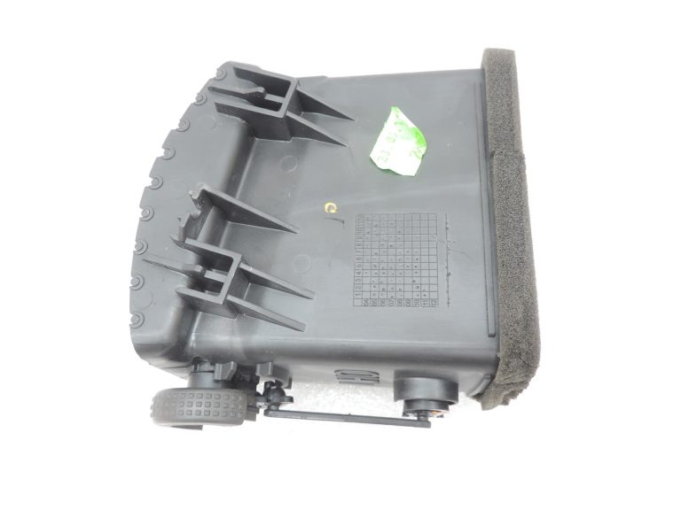 Nissan Navara II D40 paneļa gaisa pūtējs pa kreisi 687615X15A