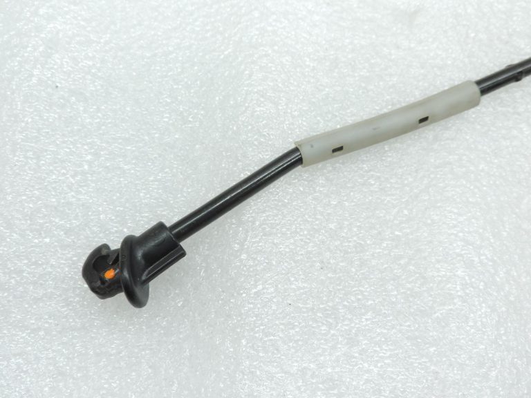 OE Toyota Corolla E21 motora pārsega atbalsta stieņa turētājs 5344002280