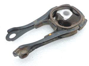 OE Toyota Corolla E21 1,2i 8NRFTS dzinēja stiprinājums apakšā 1236347101