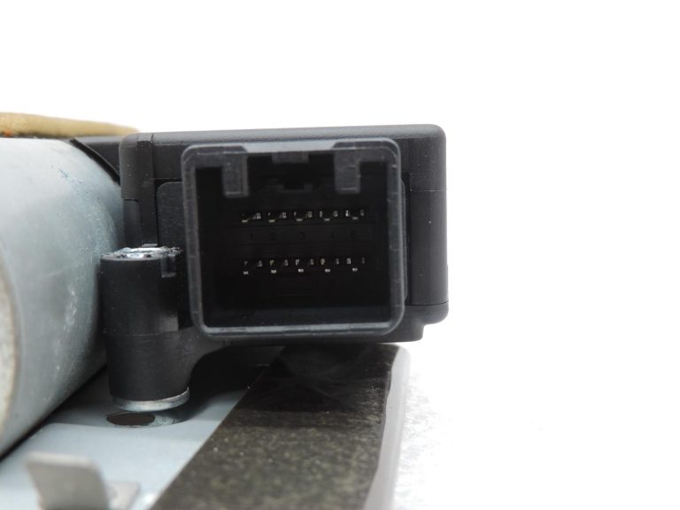 Nissan Navara II D40 bīdāmā jumta piedziņas motors 91295EB200
