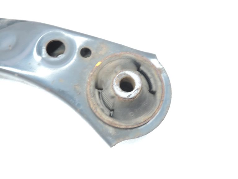 OE Toyota Corolla E21 priekšējais kreisais šķērssviras kronšteins 4806902330