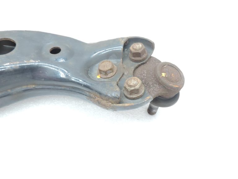 OE Toyota Corolla E21 priekšējais kreisais šķērssviras kronšteins 4806902330