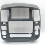Nissan Navara II D40 centrālās konsoles pārsega apdare – BOJĀTA 682605X01B