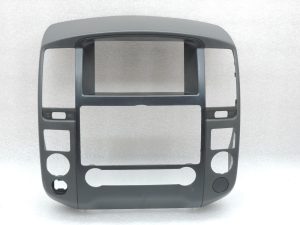 Nissan Navara II D40 centrālās konsoles pārsega apdare – BOJĀTA 682605X01B