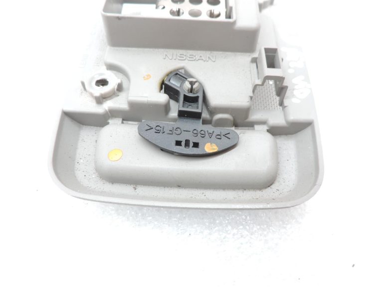 Nissan Navara II D40 aizmugurējā salona apgaismojuma lampa, lasīšanas lampa 26410ZD003