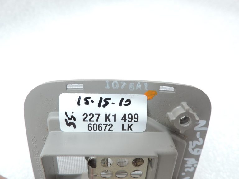 Nissan Navara II D40 aizmugurējā salona apgaismojuma lampa, lasīšanas lampa 26410ZD003