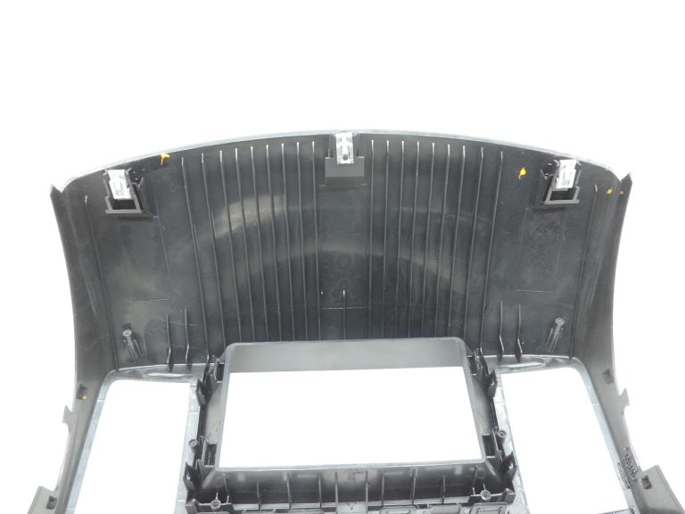 Nissan Navara II D40 centrālās konsoles pārsega apdare – BOJĀTA 682605X01B